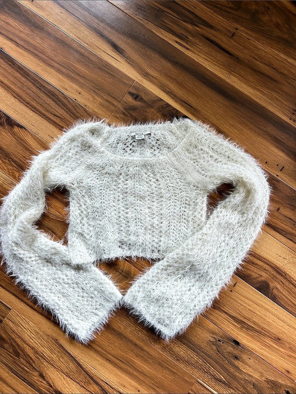 Kimchi Blue Chloe Fuzzy Eyelash Sweater White XS